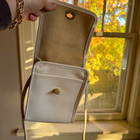 🥛 Rare VTG COACH 9993 White Cream Leather Mini Pocket Purse Brass Turnlock - Picture 2 of 11